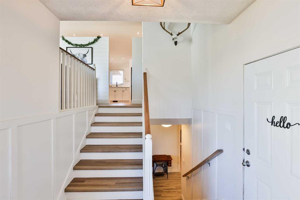 Third View of 225 E 400 S  , NONE, Raymond, Alberta, T0K 2S0