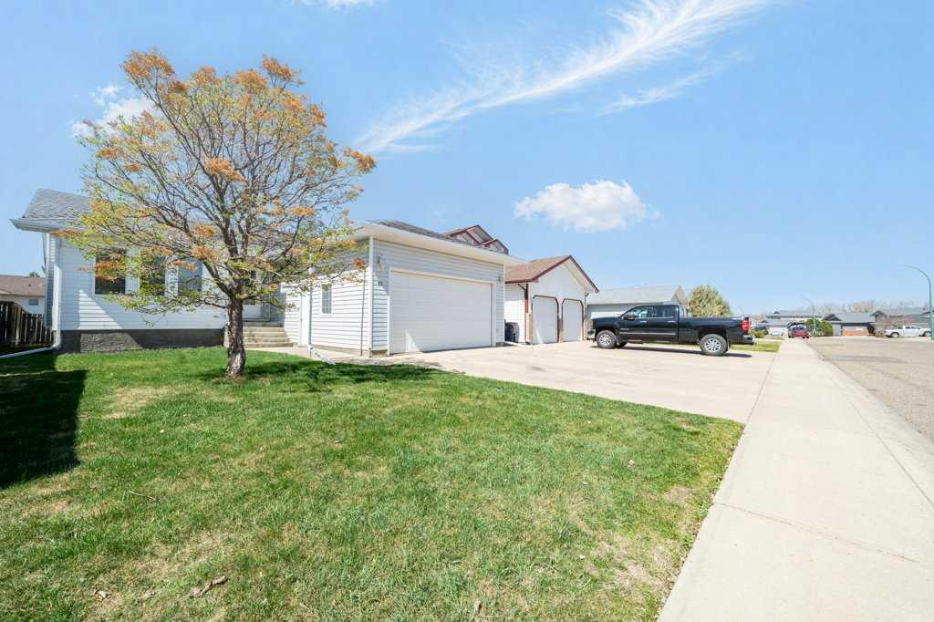 Fifth View of 46 Sage Close SE, SE Southridge, Medicine Hat, Alberta, T1B 4H7