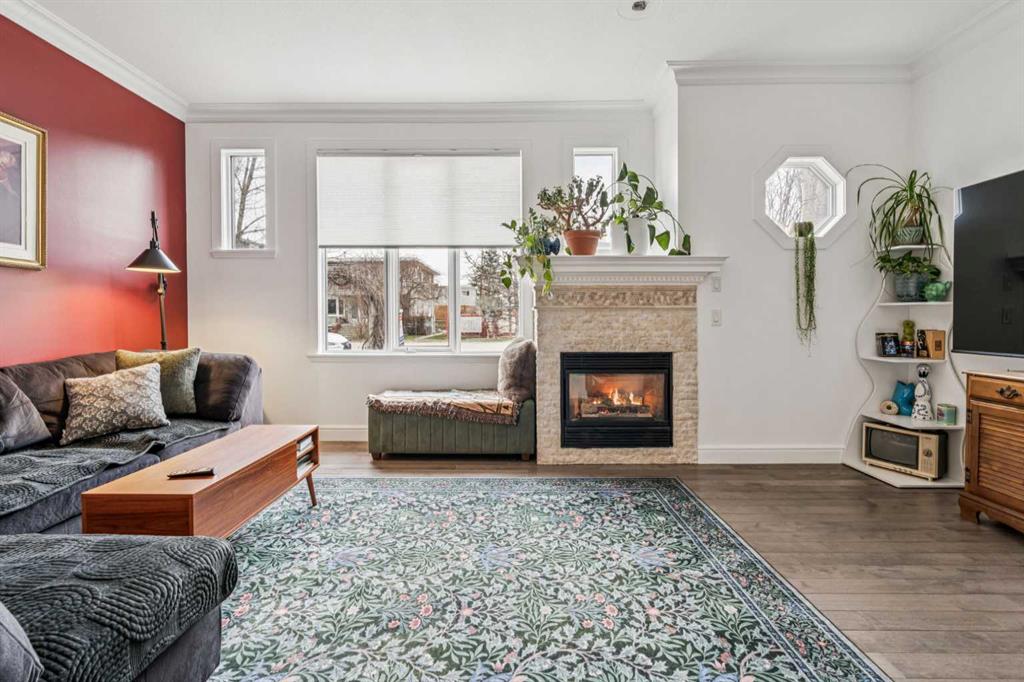 Fourth View of 2211 Bowness Road NW, West Hillhurst, Calgary, Alberta, T2N 3L4