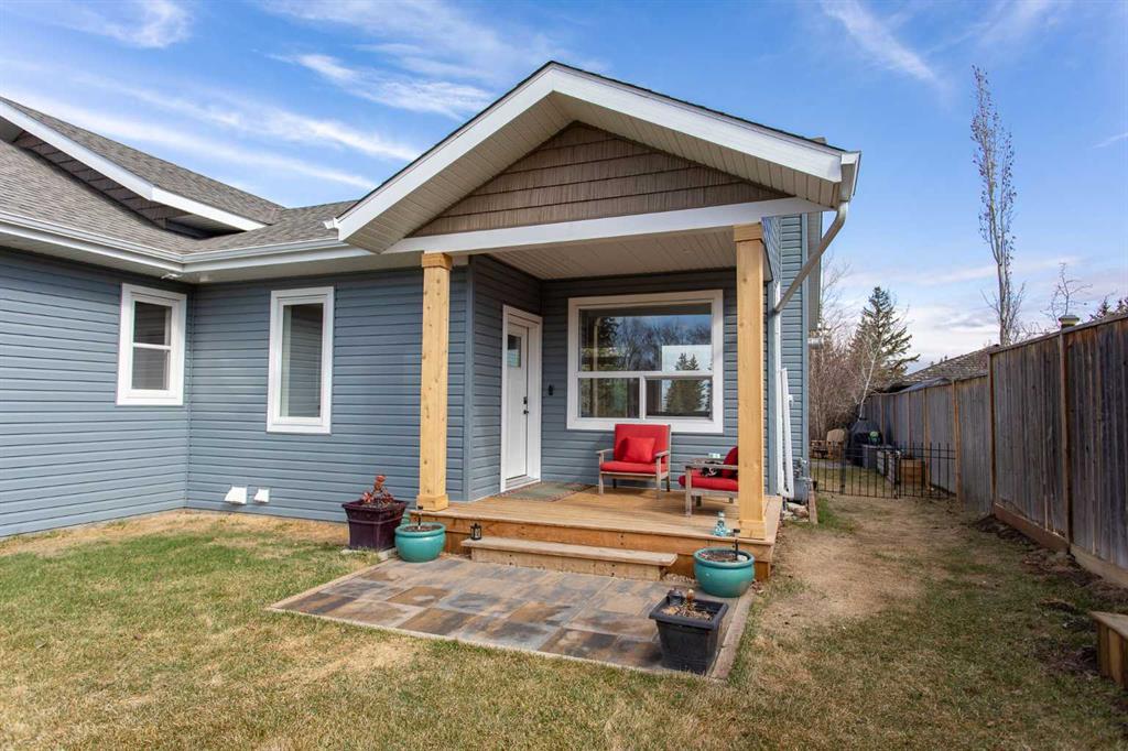 Third View of 85 Lakeview Avenue , NONE, Gull Lake, Alberta, T4L 2N1