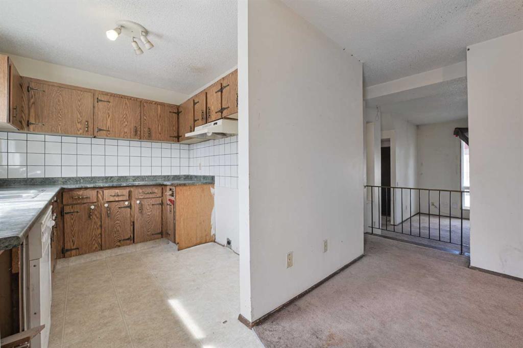 Fourth View of 905, 5340 17 Avenue SW, Westgate, Calgary, Alberta, T3E 6M3