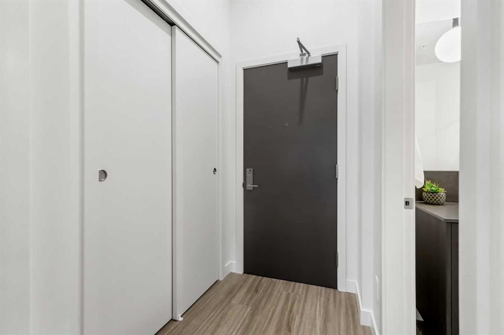 Fourth View of 713, 730 2 Avenue SW, Eau Claire, Calgary, Alberta, T2P 1R8