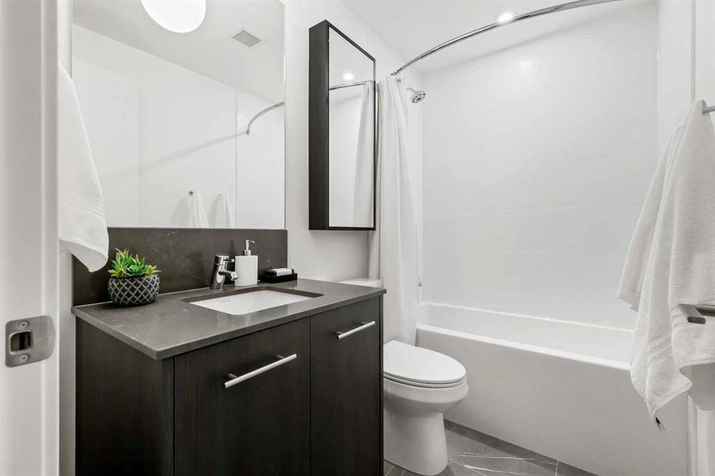 Fifth View of 713, 730 2 Avenue SW, Eau Claire, Calgary, Alberta, T2P 1R8