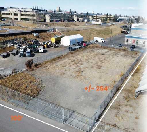 Third View of 229 33 Street NE, Franklin, Calgary, Alberta, T2A 4Y6