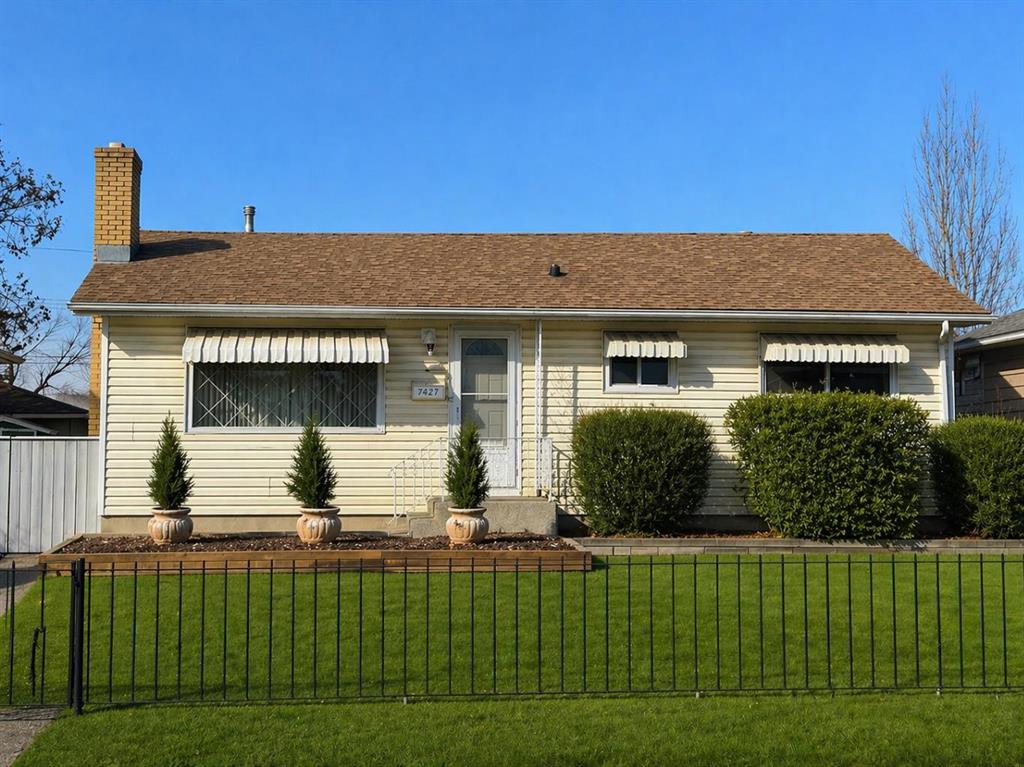 7427 25 Street SE, A2304423, Alberta,