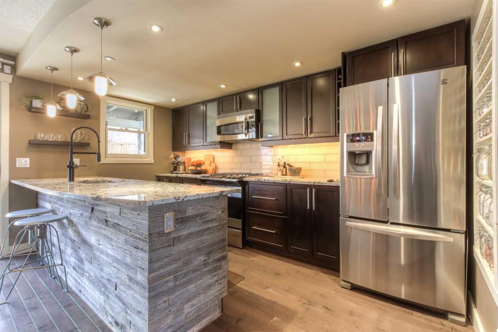 Fourth View of 1363 Berkley Drive NW, Beddington Heights, Calgary, Alberta, T3K1T4