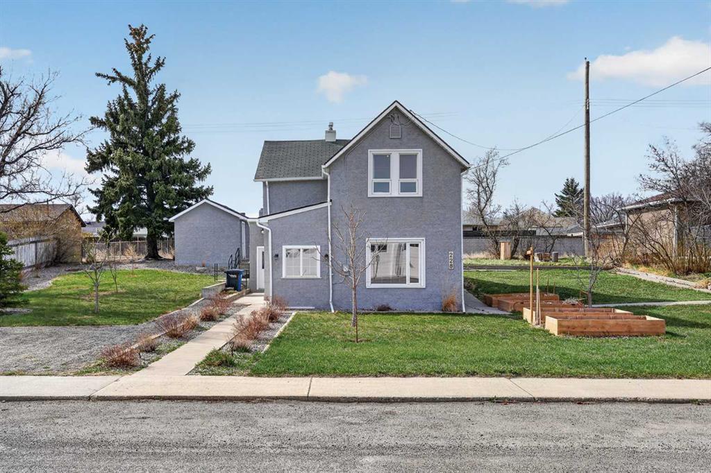 228 21 Street , A2304543, Alberta,