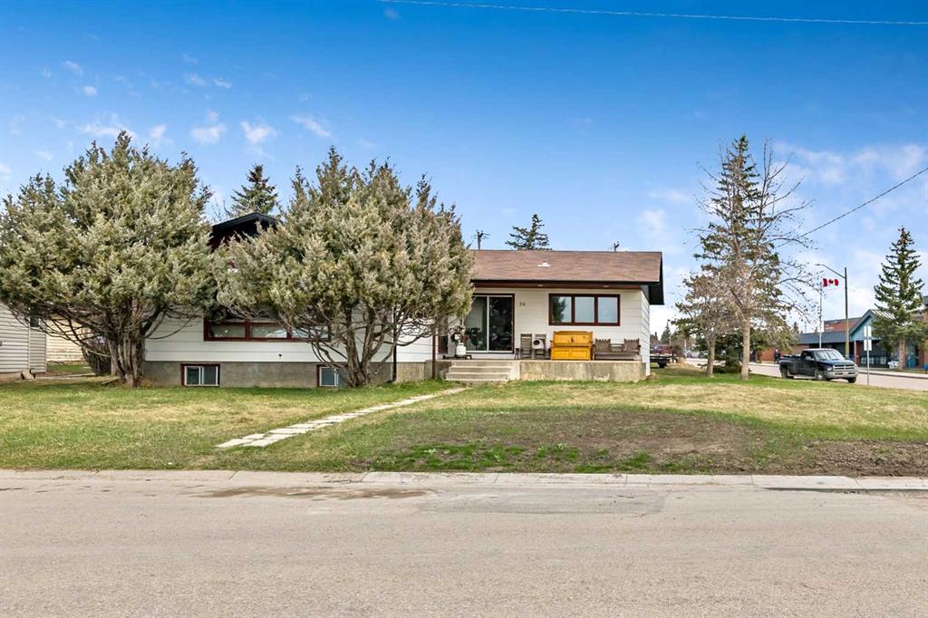 34 Crescent Road , A2304602, Alberta,