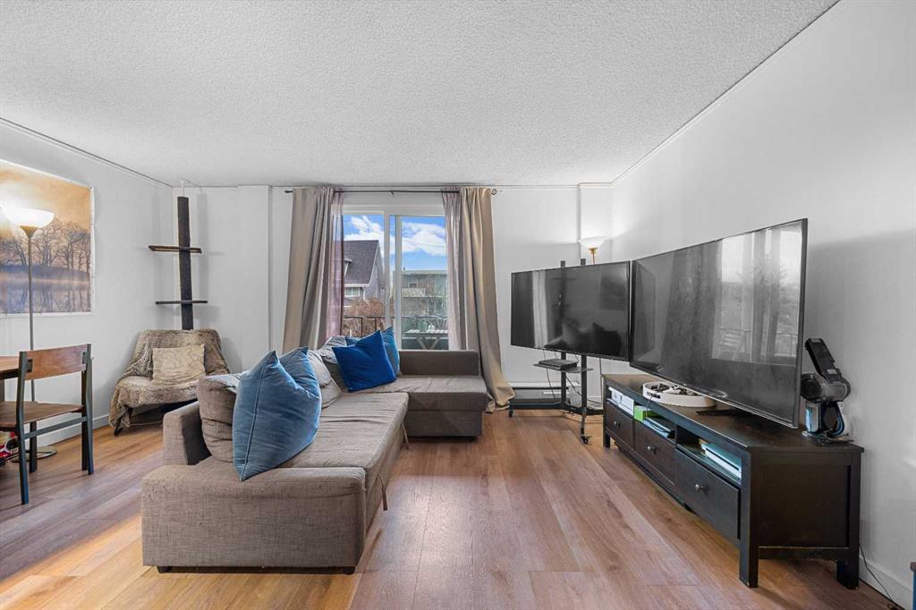 Fifth View of 202, 2111 14 Street SW, Bankview, Calgary, Alberta, T2T 3T2