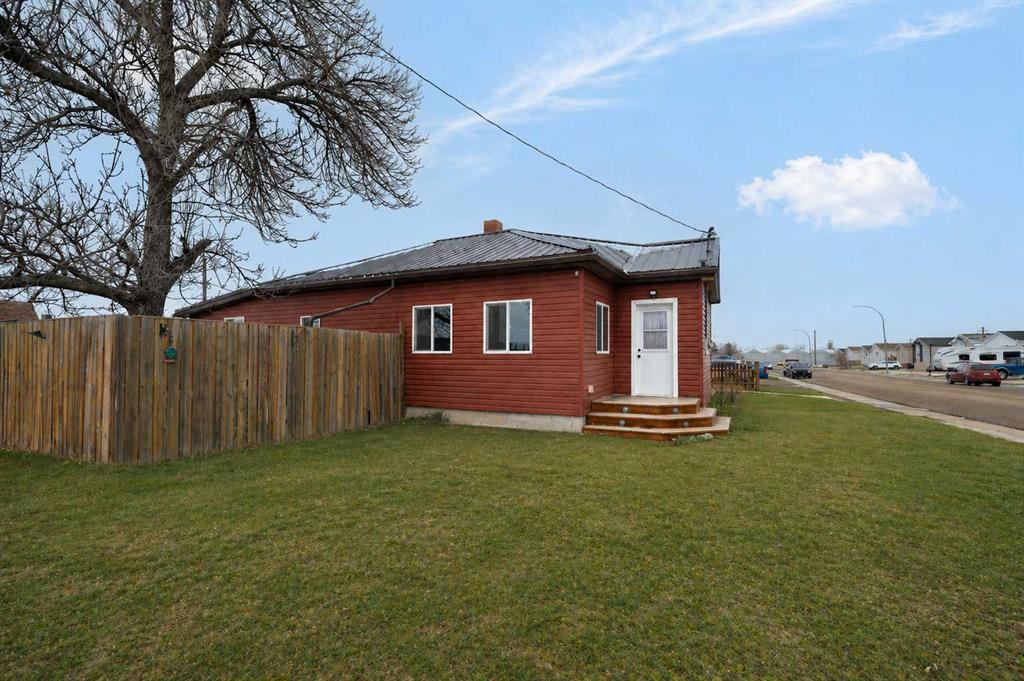 Third View of 301 2 Street NW, NONE, Redcliff, Alberta, T0J 2P0
