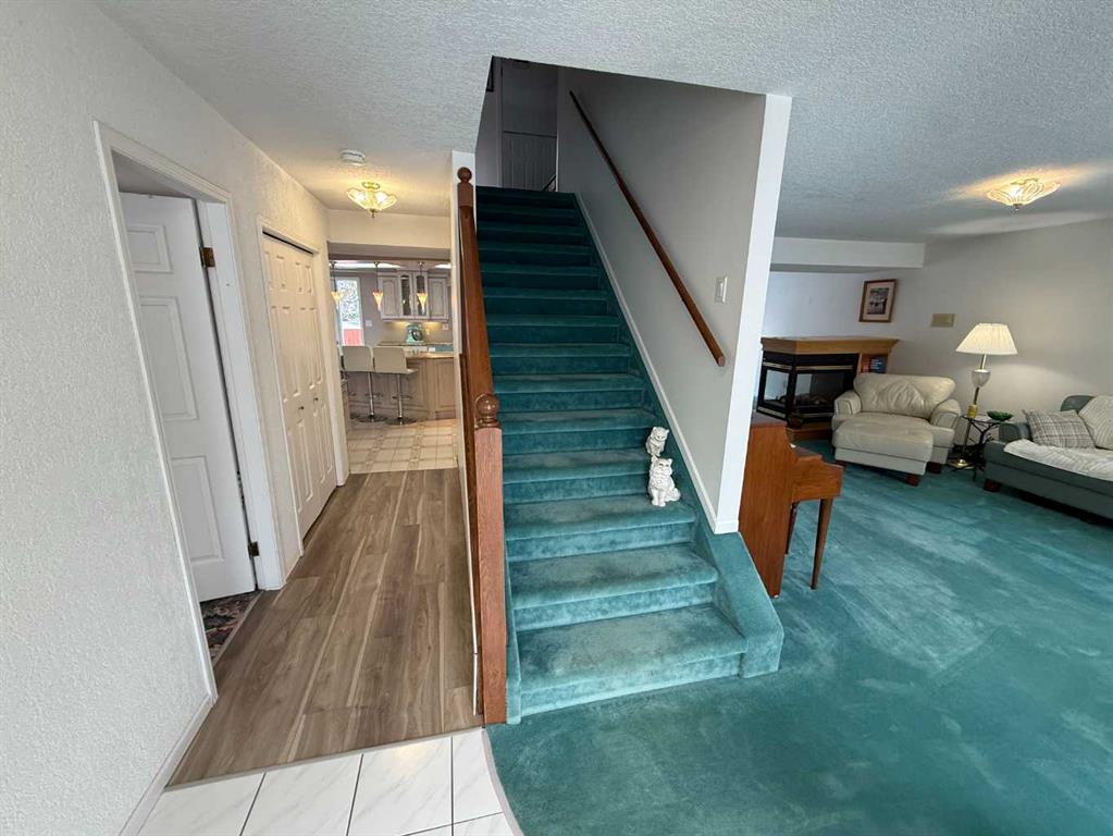 Third View of 104 Mistaya Road , Hardisty, Hinton, Alberta, T7V1T3