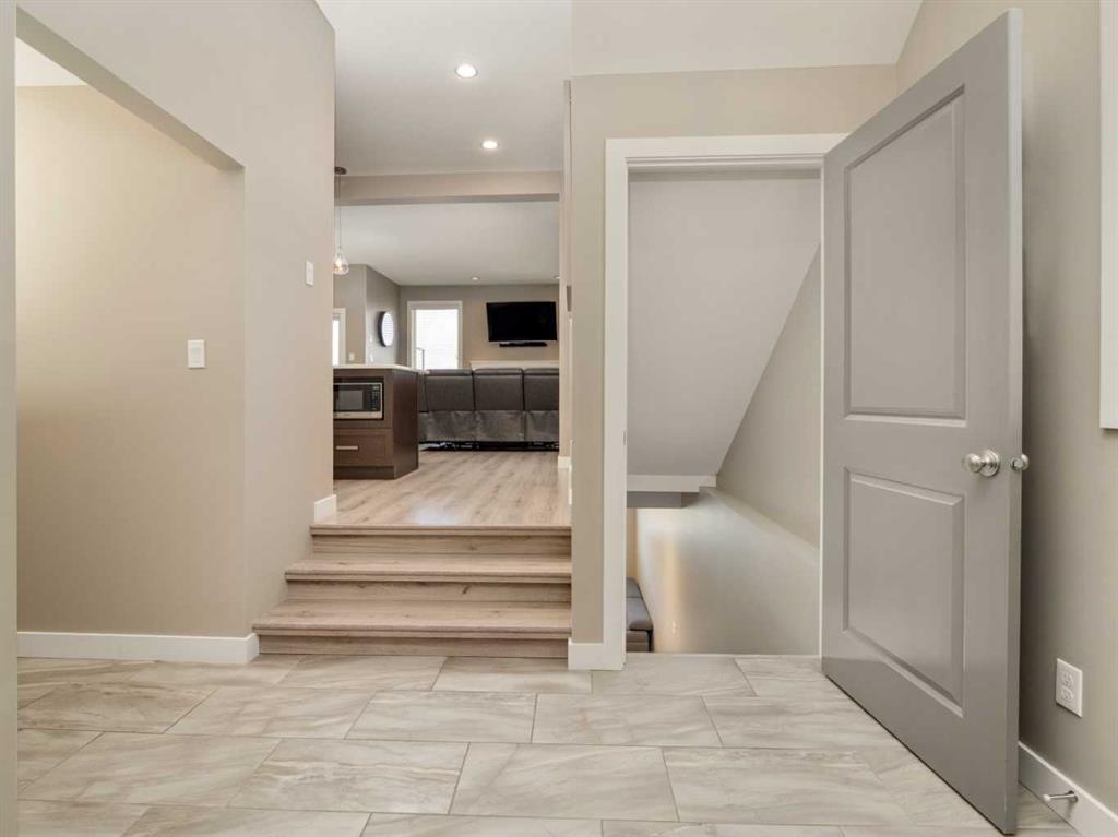 Fifth View of 413 Devonia Way W, The Crossings, Lethbridge, Alberta, T1J 5J7