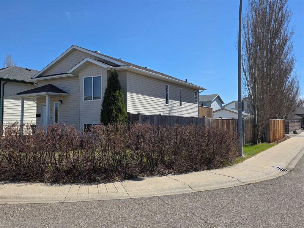 Third View of 4 St James Boulevard N, St Edwards, Lethbridge, Alberta, T1H6M5