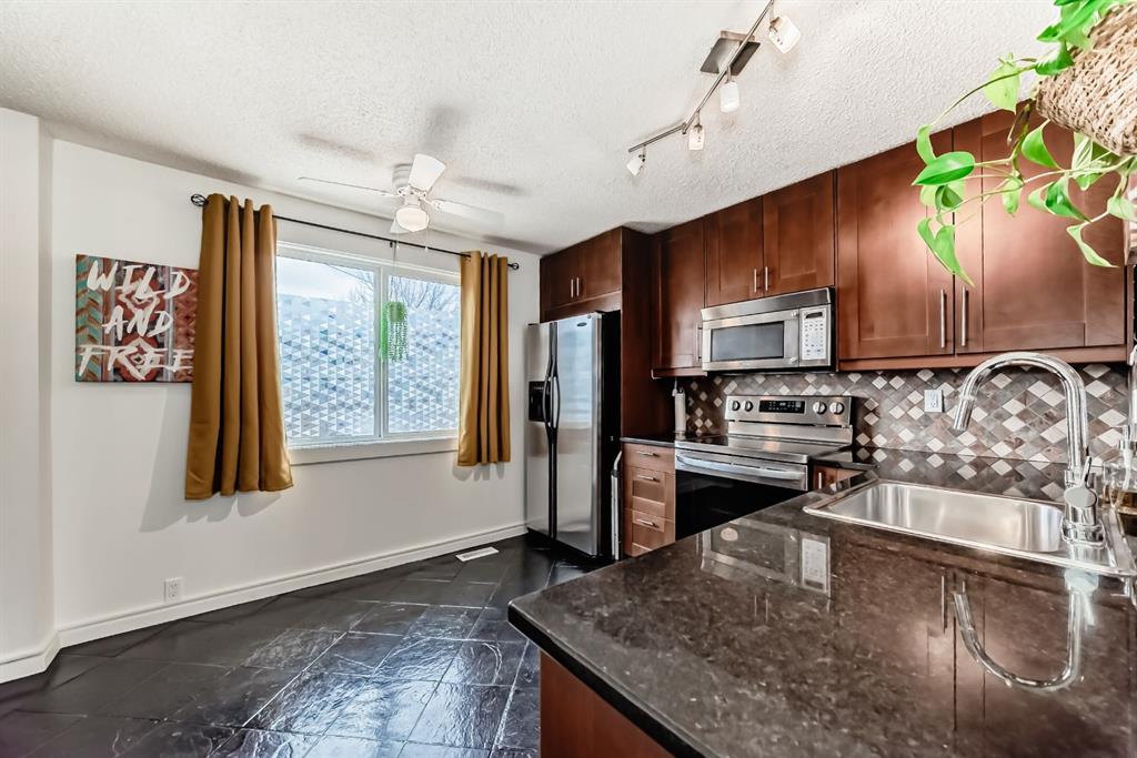 Fifth View of 534 Woodbine Boulevard SW, Woodbine, Calgary, Alberta, T2W 4Z9