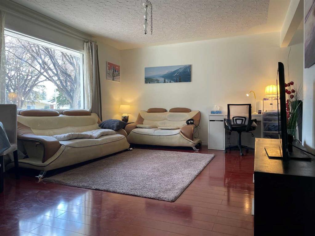 Fourth View of 1407 Northmount Drive NW, Brentwood, Calgary, Alberta, T2L 0G4