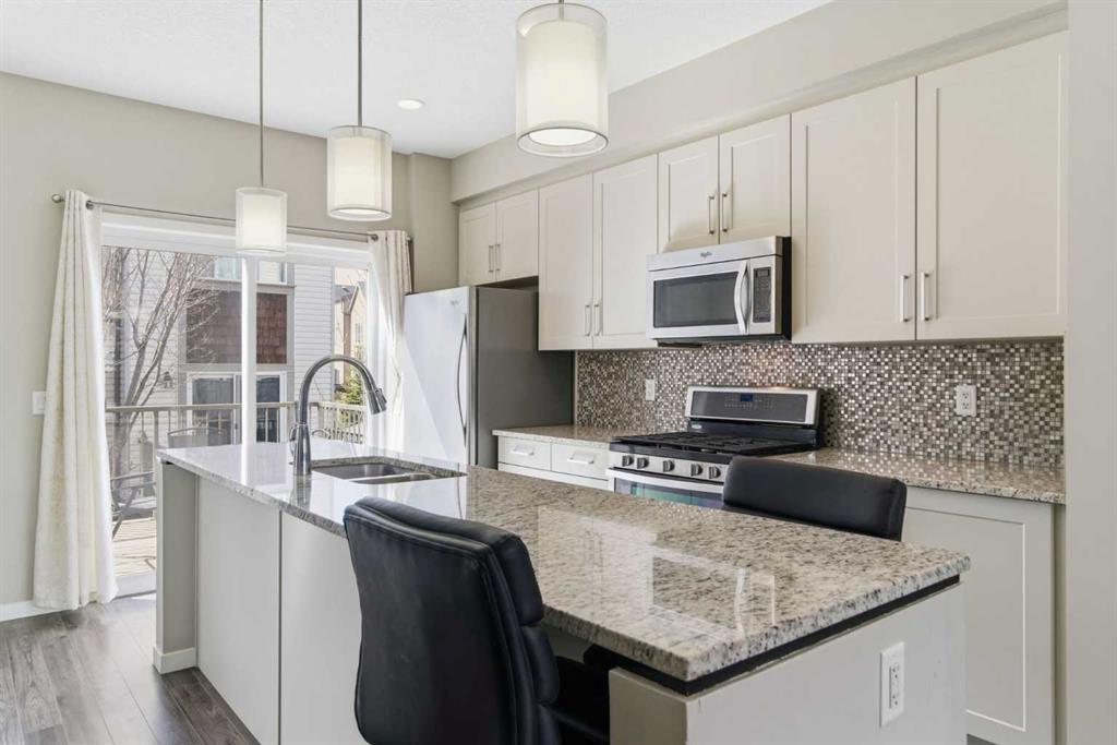 Fourth View of 150 Copperpond Villas SE, Copperfield, Calgary, Alberta, T2Z 5B8