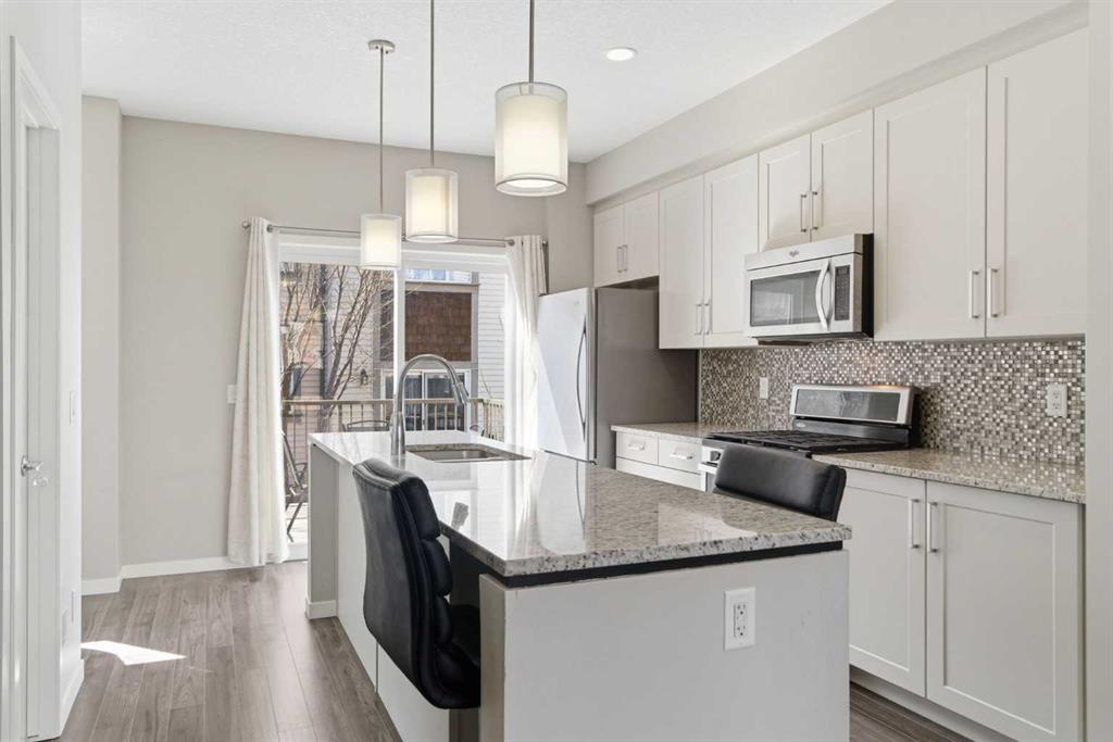 Fifth View of 150 Copperpond Villas SE, Copperfield, Calgary, Alberta, T2Z 5B8