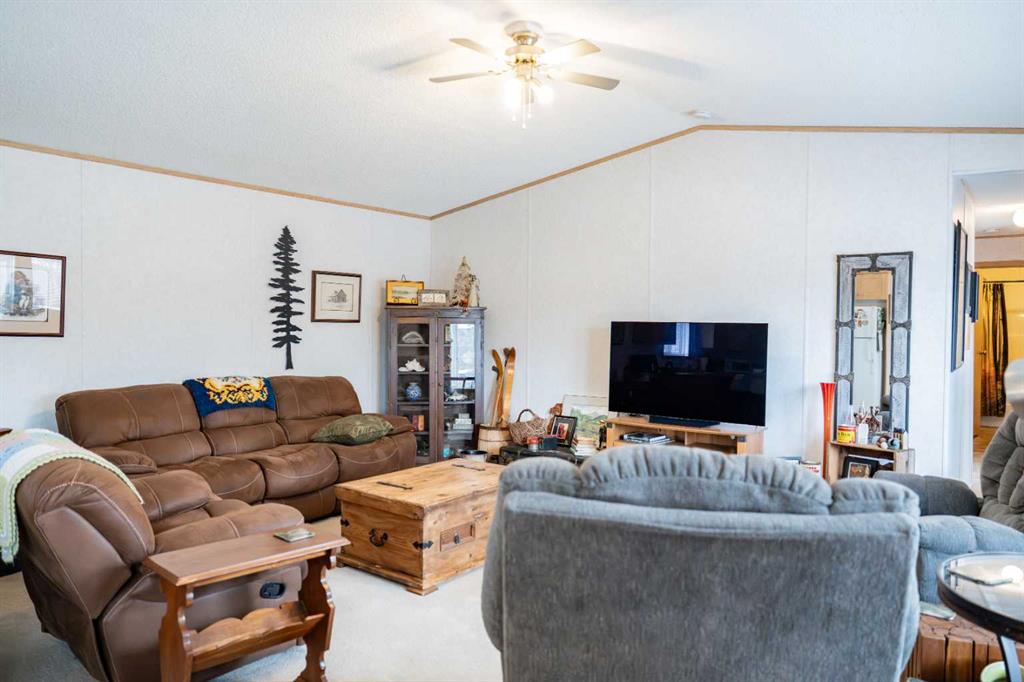 Fourth View of 9, 145 East River Road , Hardisty, Hinton, Alberta, T7V1S2