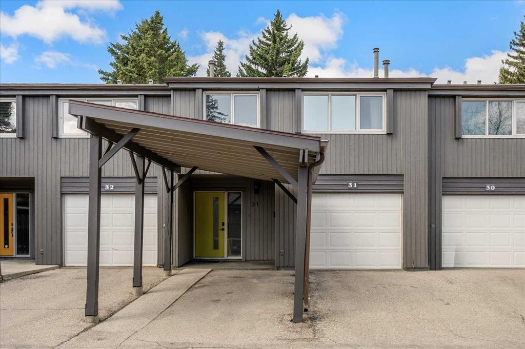 Third View of 31, 2225 Oakmoor Drive SW, Palliser, Calgary, Alberta, T2V 4N5