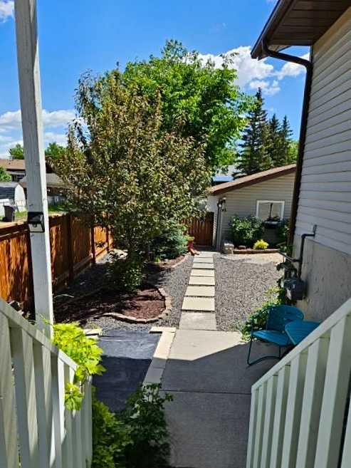 Fifth View of 1004, 13 Street Street SE, Sunshine Meadow, High River, Alberta, T1V 1L4
