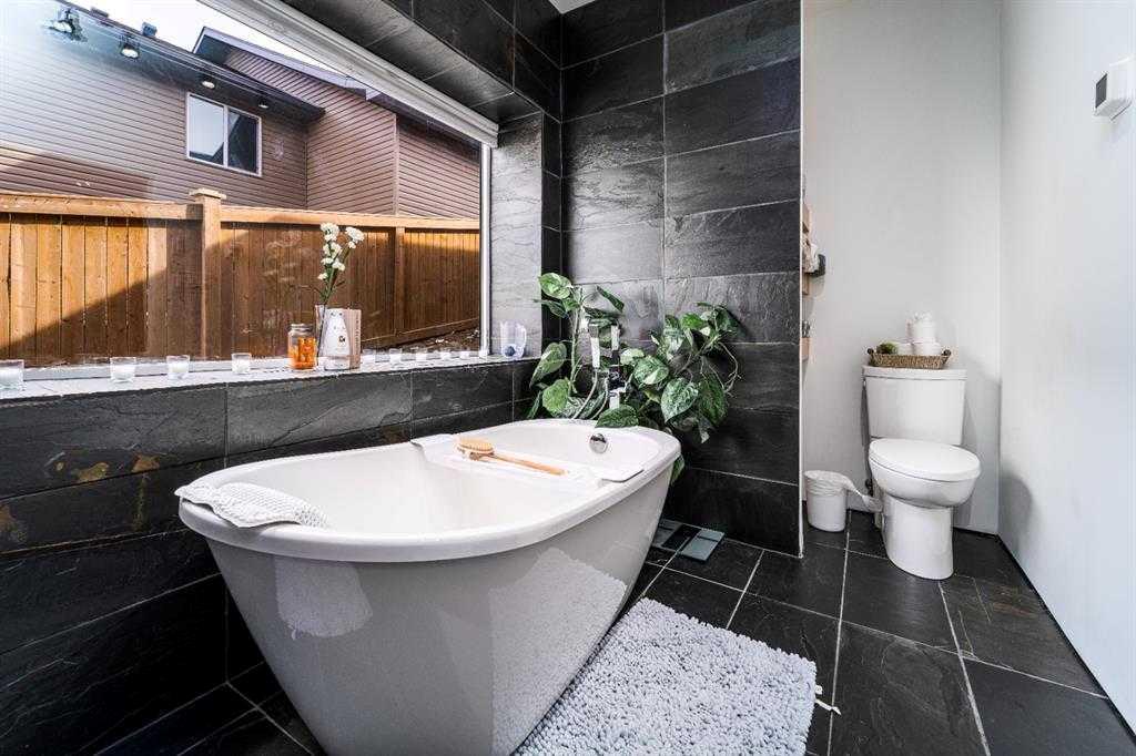 Fifth View of 2, 351 Skeena Crescent W, Garry Station, Lethbridge, Alberta, T1J 5K3