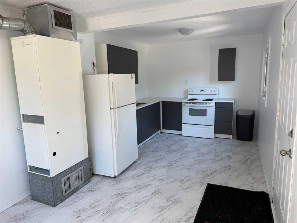 Third View of 10721 92 Street  , Lower West Peace, Peace River, Alberta, T8S 1P4