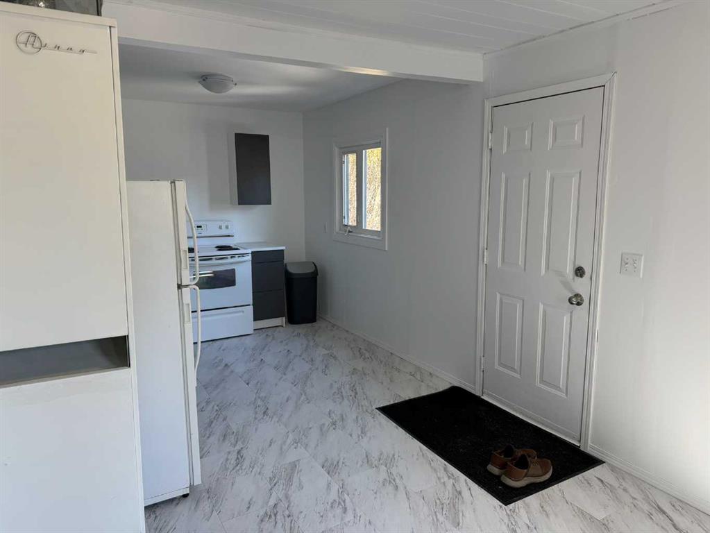 Fourth View of 10721 92 Street  , Lower West Peace, Peace River, Alberta, T8S 1P4