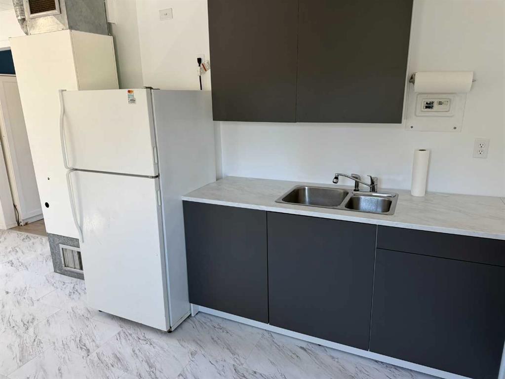 Fifth View of 10721 92 Street  , Lower West Peace, Peace River, Alberta, T8S 1P4