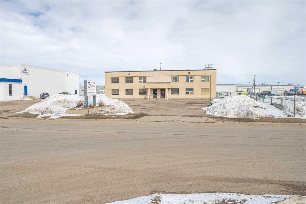 Fourth View of Bay 4, 5208 62 Street , Glen E. Neilsen Industrial Park, Lloydminster, Alberta, T9V 2E4