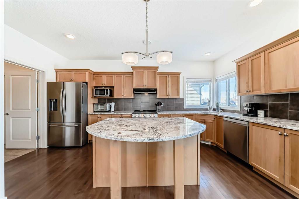 2002 High Country Rise NW, A2305093, Alberta,