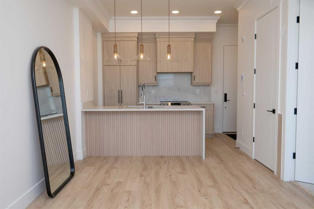 Second View of 606, 370 Dieppe Drive SW, Currie Barracks, Calgary, Alberta, T3E 2L4