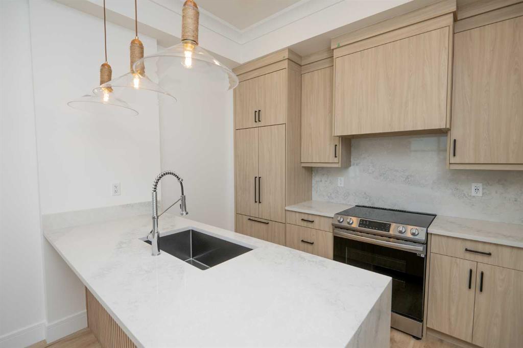 Third View of 606, 370 Dieppe Drive SW, Currie Barracks, Calgary, Alberta, T3E 2L4