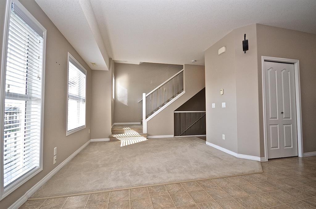 Fifth View of 10, 298 Somerset Way SE, Southland, Medicine Hat, Alberta, T1B0E9