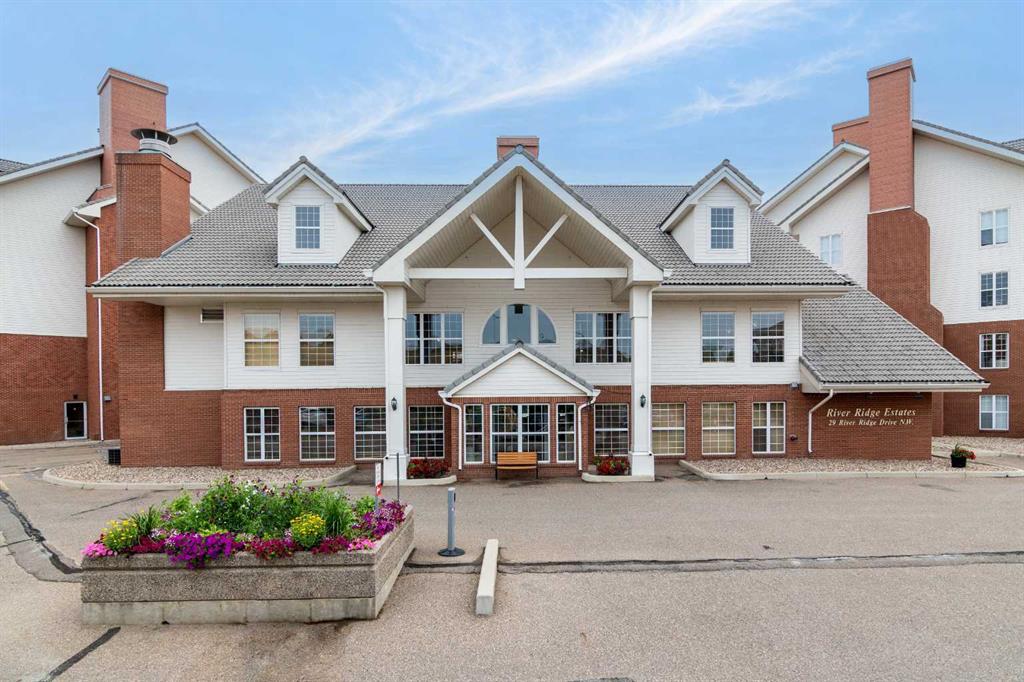 Third View of 331, 29 River Ridge Drive NW, Riverside, Medicine Hat, Alberta, T1A 8V3