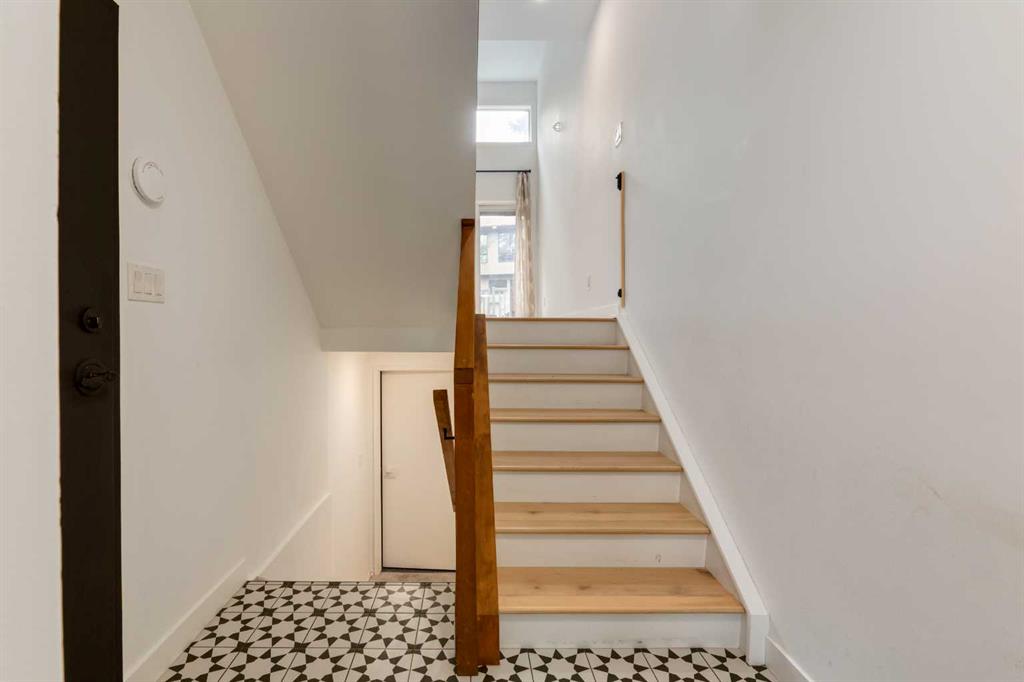 Fourth View of 256 Point Mckay Terrace NW, Point McKay, Calgary, Alberta, T3B 4V6