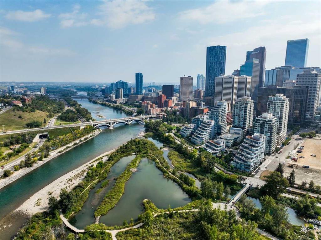 101, 108 2 Street SW, A2305194, Alberta,