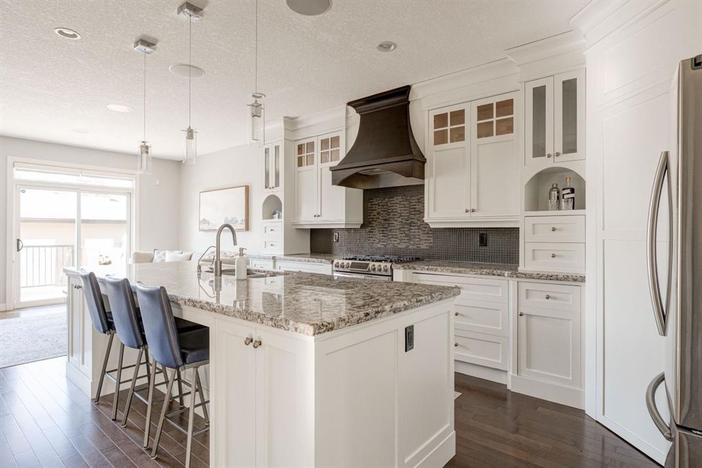 Third View of 3529 3 Avenue SW, Spruce Cliff, Calgary, Alberta, T3C 0A7
