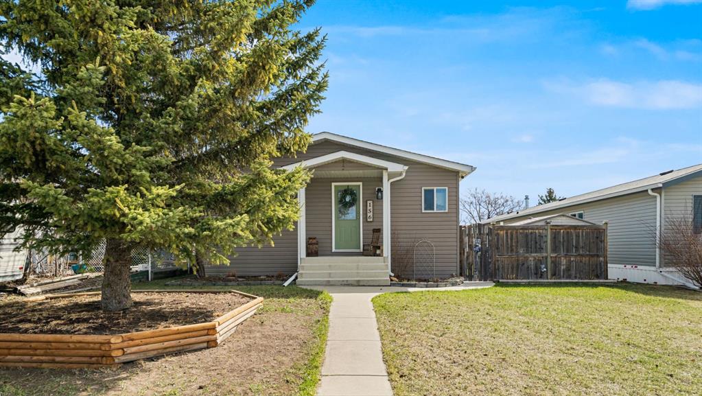 156 Meadowlark Lane , A2305208, Alberta,