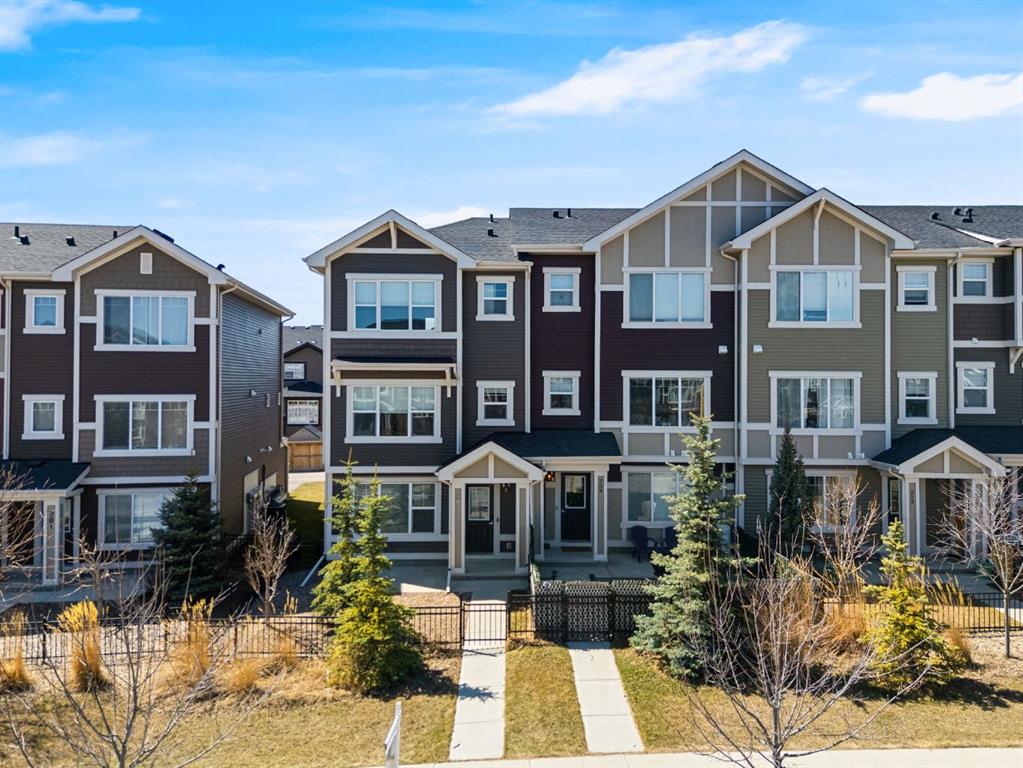 205 Sundown Road , A2305216, Alberta,