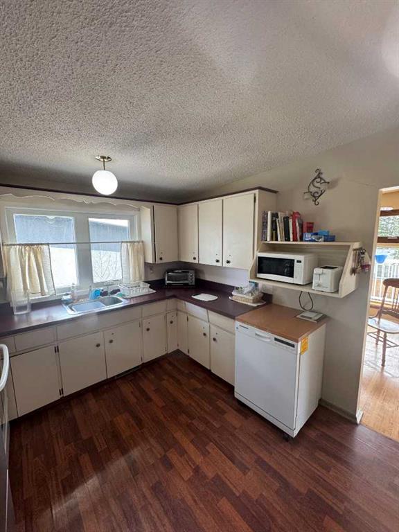 Fourth View of 201 Holland Street NW, Cambrian Heights, Calgary, Alberta, T2K 2E9