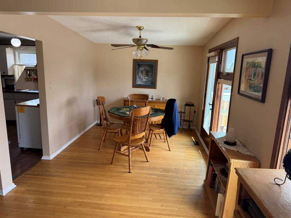 Fifth View of 201 Holland Street NW, Cambrian Heights, Calgary, Alberta, T2K 2E9