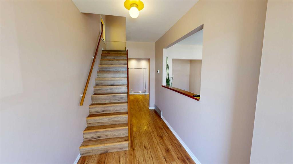 Third View of 631 6 Street S, London Road, Lethbridge, Alberta, T1J 2E4