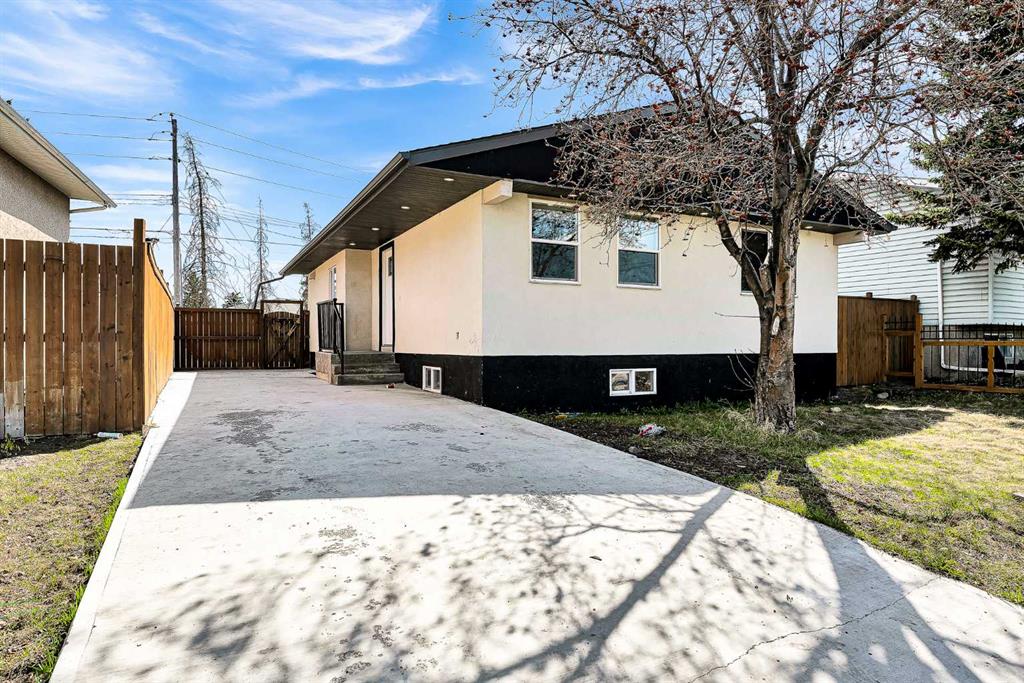 Third View of 611 Penbrooke Road SE, Penbrooke Meadows, Calgary, Alberta, T2A 3S9