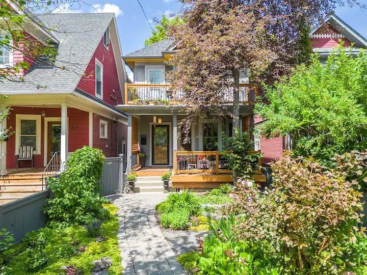 Second View of 612 23 Avenue SW, Cliff Bungalow, Calgary, Alberta, T2S0J7