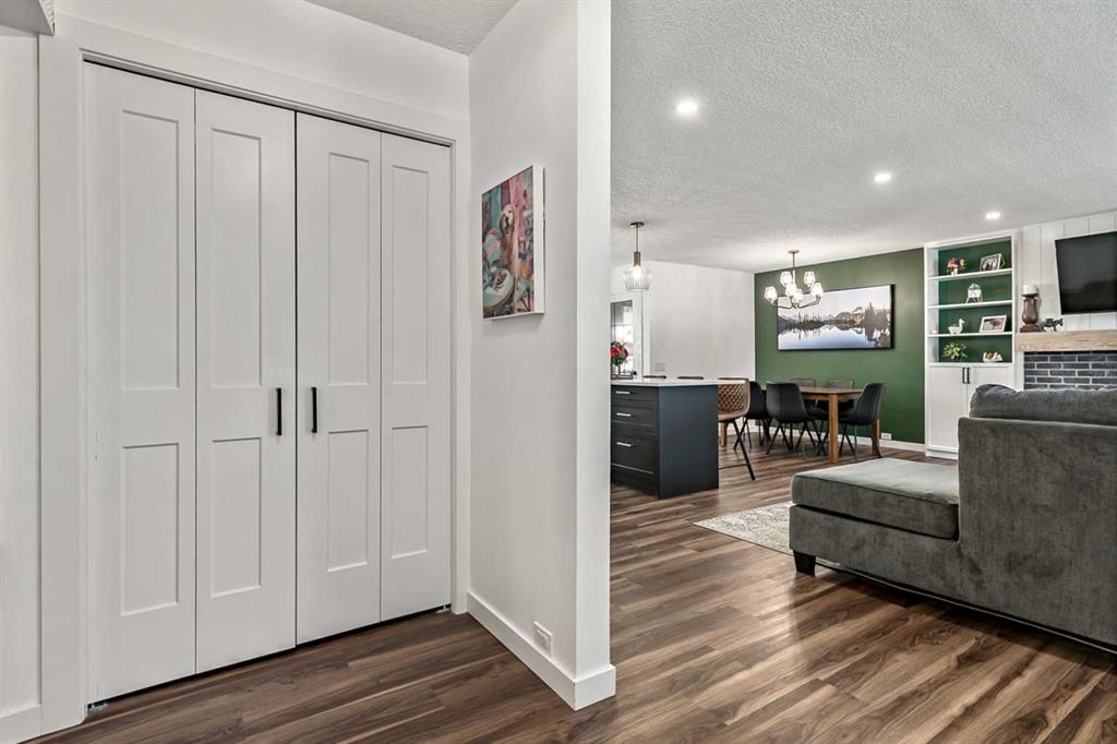 Fourth View of 11835 Elbow Drive SW, Canyon Meadows, Calgary, Alberta, T2W 1H1