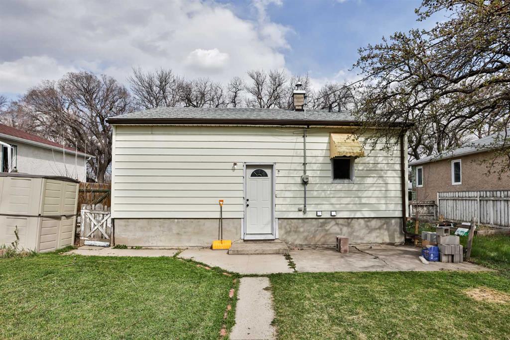 Third View of 950 21 Street S, Victoria Park, Lethbridge, Alberta, T1J 3L3