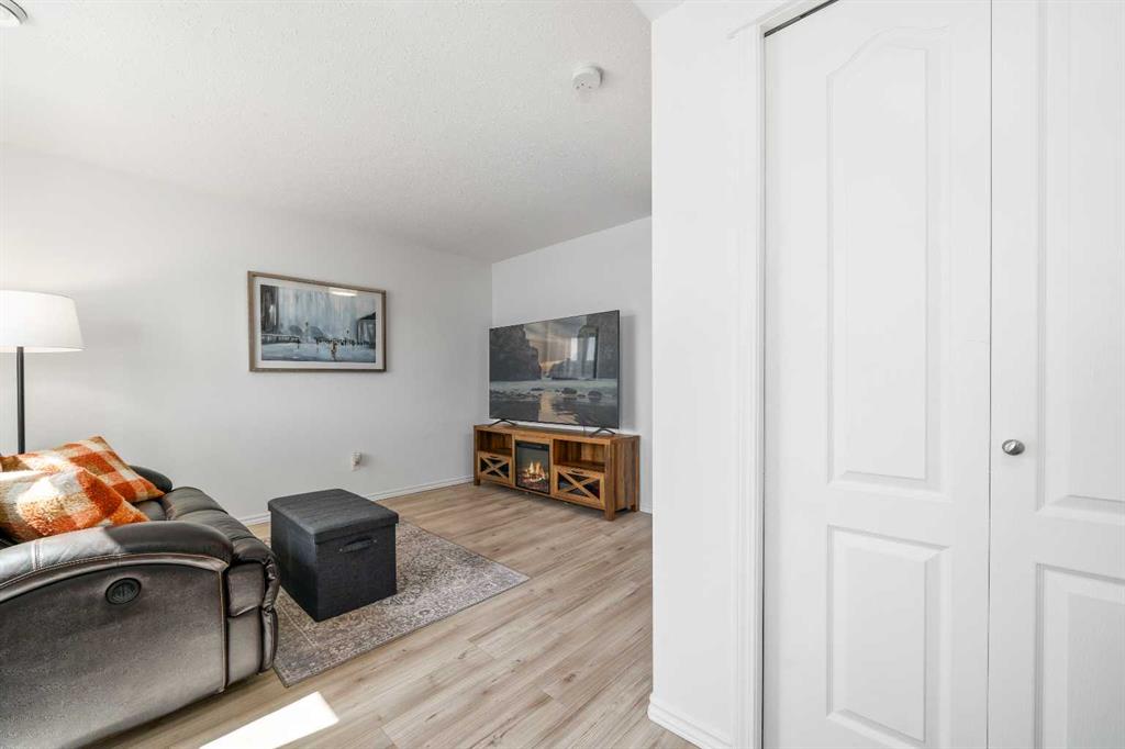 Fifth View of 248 Northlands Pointe NE, Northeast Crescent Heights, Medicine Hat, Alberta, T1C0B9