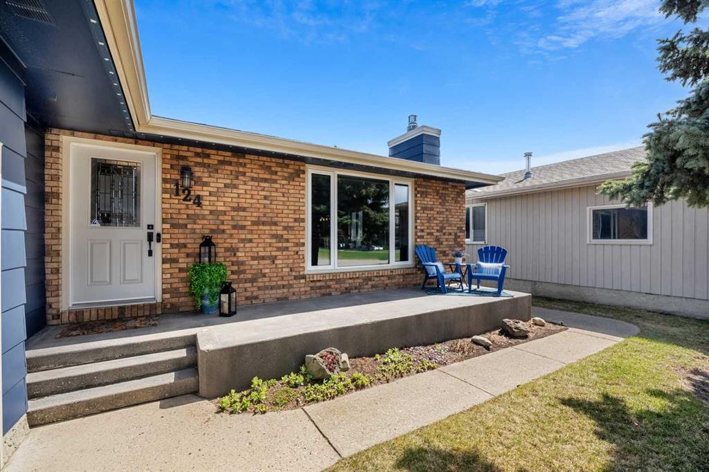 Fifth View of 124 Lake Adams Green SE, Lake Bonavista, Calgary, Alberta, T2J 3N4