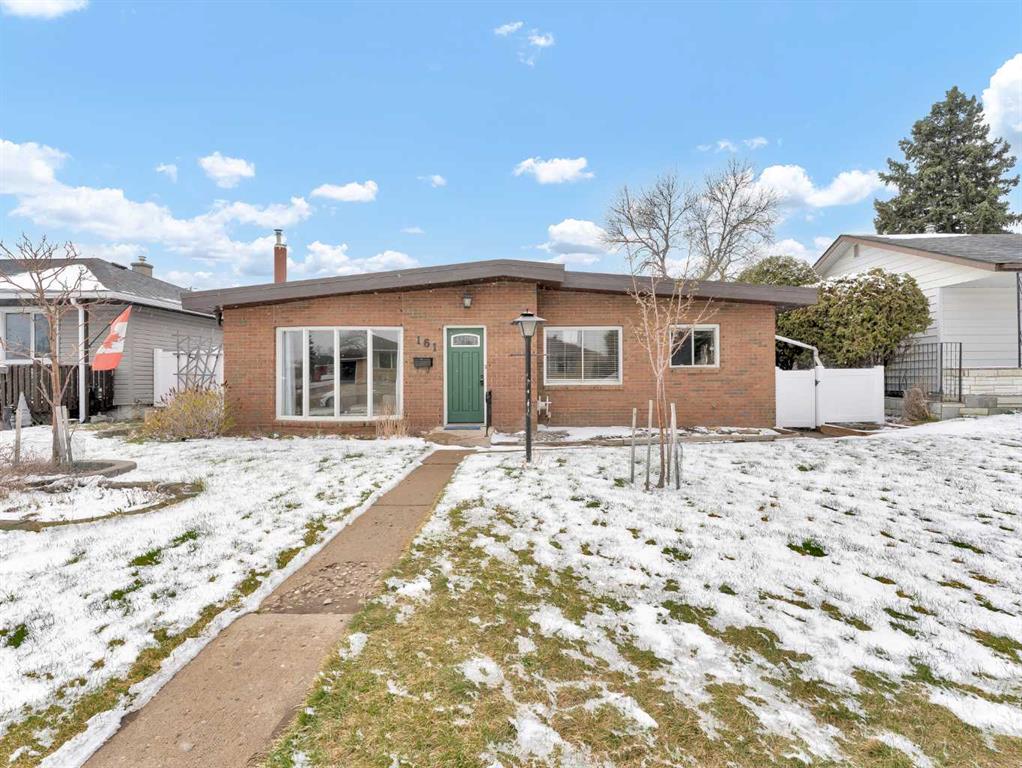 Second View of 161 Burns Crescent NW, Northwest Crescent Heights, Medicine Hat, Alberta, T1A 6W2