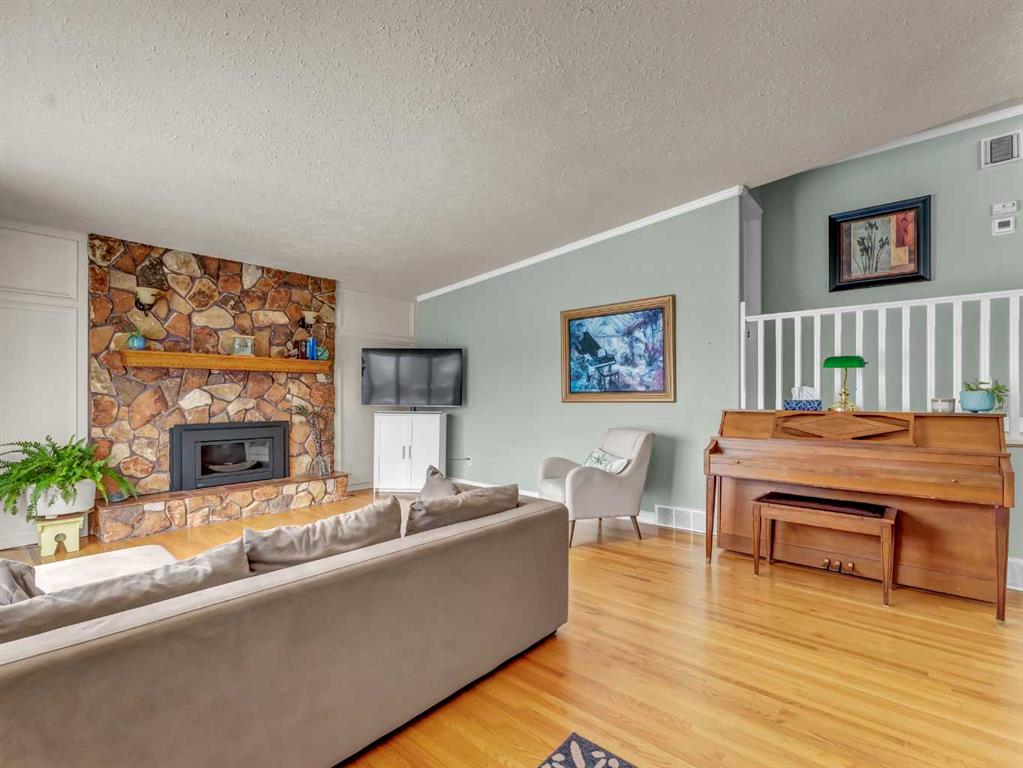 Fifth View of 161 Burns Crescent NW, Northwest Crescent Heights, Medicine Hat, Alberta, T1A 6W2